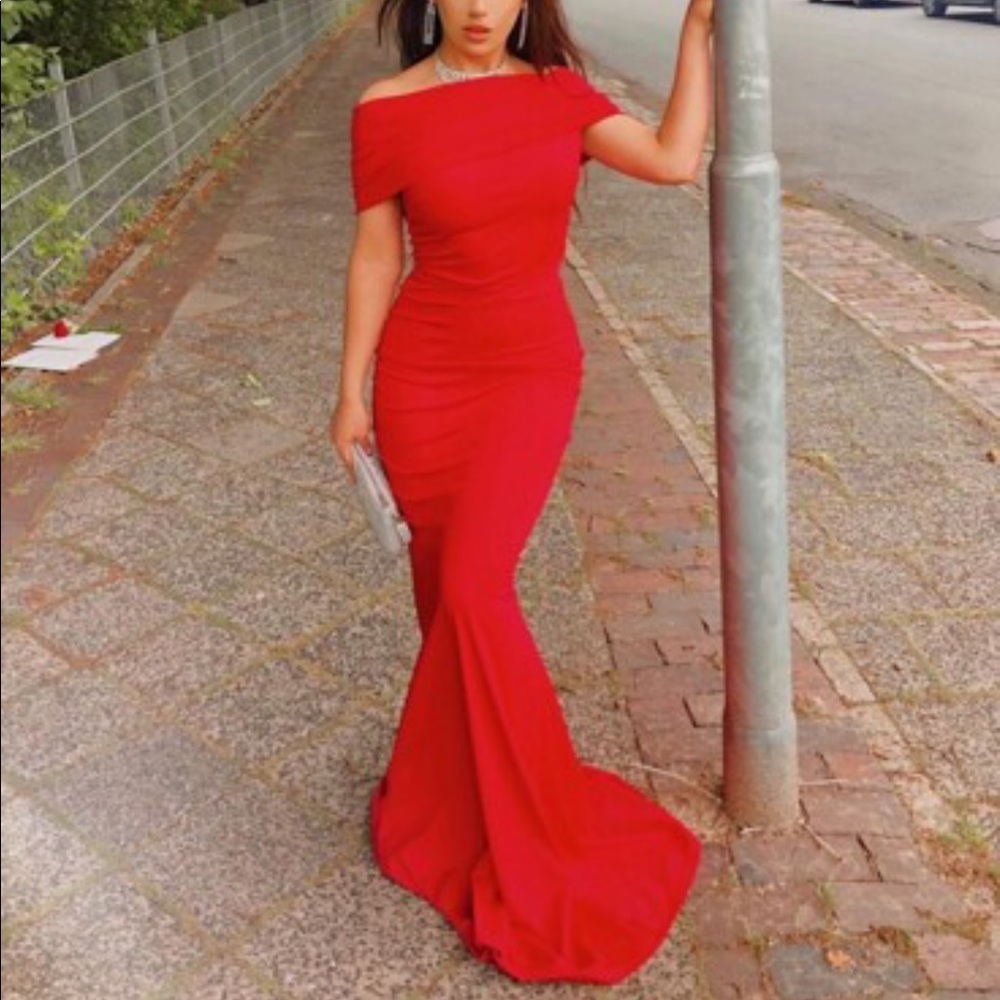 Red off shoulder evening gown brand new